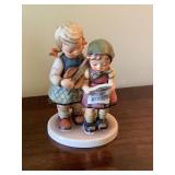 Goebel Hummel figurine, Close Harmony, 5"H