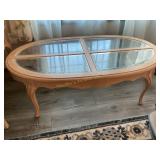 Coffee table w/ beveled glass top 28" x 50ï¿½ x 16ï¿½
