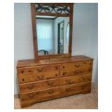 Dresser w/ mirror 62 1/2" x 80" x 16ï¿½ no brand,