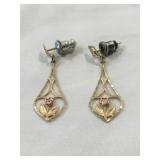 14 kt. Black Hills gold post earrings, 1"L, .04