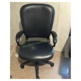 HON swivel office chair w/plastic floor mat,