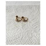 10kt Gold pearl screw back earrings (marked BDA)