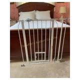 Carlson Metal pet gate 34" x 36?, expandable