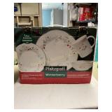 Pfaltzgraff Winterberry 16 pc dinnerware set