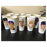 10+ Vtg. Plastic 7 Eleven baseball cups - Red