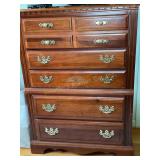 Broyhill chest of drawers, no contents 30 " x