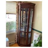 Lighted curio cabinet, 4 glass shelves