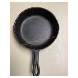 cast Iron Skillet #5Y, heat ring, 2 spout, 7 1/2"