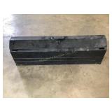 Metal tool box, 32.5x10'