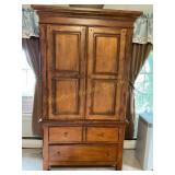 Oak ? Armoire (no contents) 21'x40ï¿½x76ï¿½