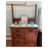 Oak wash stand (no contents) 17'x32ï¿½x53ï¿½