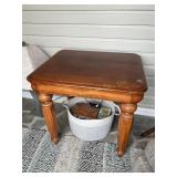 End table (shows wear) 24'x26ï¿½x28ï¿½