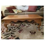 Oak coffee table 46' x 17ï¿½ x 22ï¿½