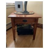 Riverside oak end table- no contents, 22ï¿½ x 22ï¿½ x