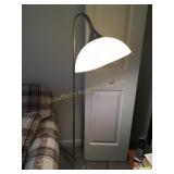 Floor lamp w/ flexible head 60' tall works