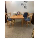Drop leaf Dining table w/ 3 chairs 48' x 30'