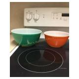 2 Pyrex nesting bowls- 1.5 qt & 2.5 qt