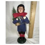 Byers Choice Carolers, Male caroler w/tree, 9.5'H