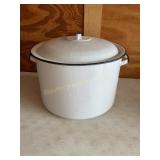 Enamel stock pan w/lid, 11'D, 8ï¿½H