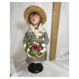 Byers Choice Carolers, Girl a/apple basket,