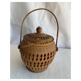 Vtg hand carved? Wooden lidded basket, filigree