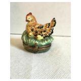 Limoges France peint main hen & chick porcelain