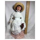 Byers Choice Caroler, 2001 Winterthur woman
