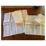 10+ cloth napkins, largest is 14x14', some show