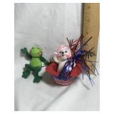 2 Annalee dolls, patriotic mouse & leaping frog,
