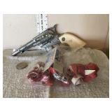 Vtg toy cap gun, etc.., 7.5"
