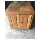 Oak End table 28"x26"x23" (shows wear)