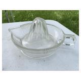Vtg glass juicer, 8'W