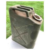 Military USMC metal fuel can, 4 gal?