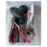 Misc kitchen utensils scoop, smart touch can