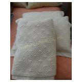 Comforter & 2 Pillow Shams 91" x  93"