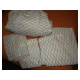 Crown & Ivy Queen Size Sheet Set 4 pc., Bed Skirt