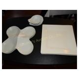 2 sq. plates 10" & condiment dishes