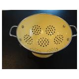 Enamel colander