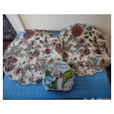 Welcome Stone 7.5" T 2 quilted table mats