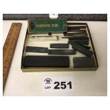 ASSORTMENT OF SHARPENING STONES