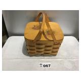 VINTAGE PICNIC BASKET