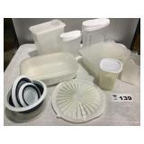 ASSORTMENT OF PLASTIC WARE