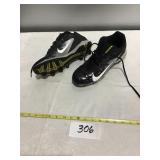 BASEBALL CLEATS, SIZE 8