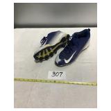 BASEBALL CLEATS SIZE 9