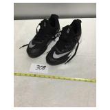 NIKE TENNIS SHOES SIZE 7 1/2