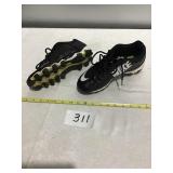 BASEBALL CLEATS SIZE 6 1/2