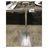 SCOOP SHOVEL