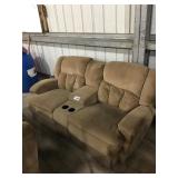 ELECTRIC DOUBLE RECLINER LOVESEAT MATCHES LOT 583