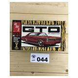 AMT 1/25 Scale Model - GTO by Pontiac