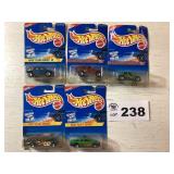 HOT WHEELS 1997 ASSORTMENT - SOME CARDS HAVE